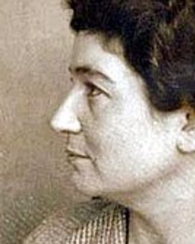 Anna Molka Ahmed
