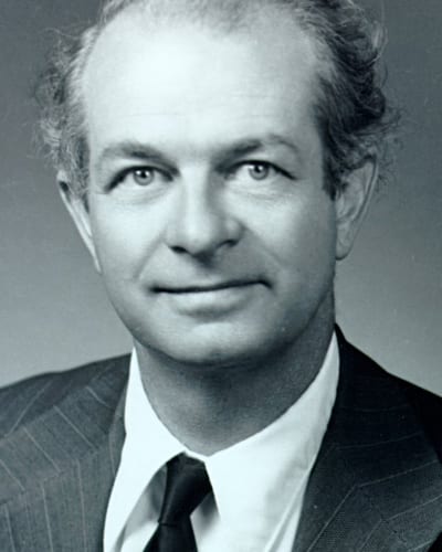Linus Pauling photo
