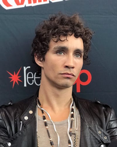 Robert Sheehan
