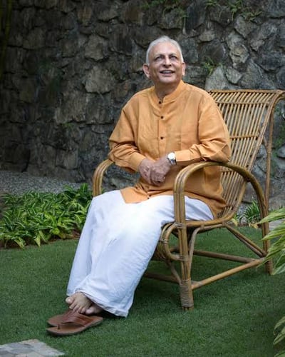 Sri M